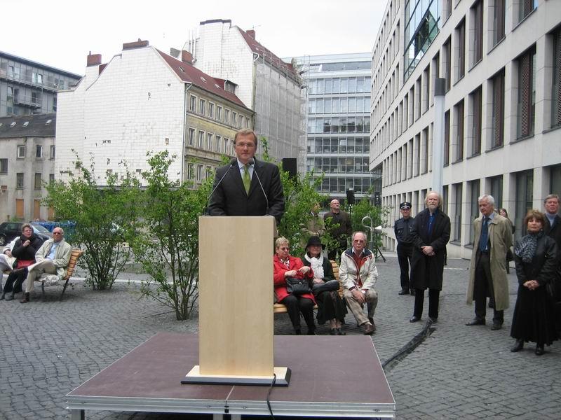 Brahms-Denkmal02.JPG