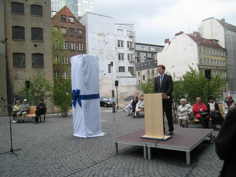 Brahms-Denkmal22.jpg