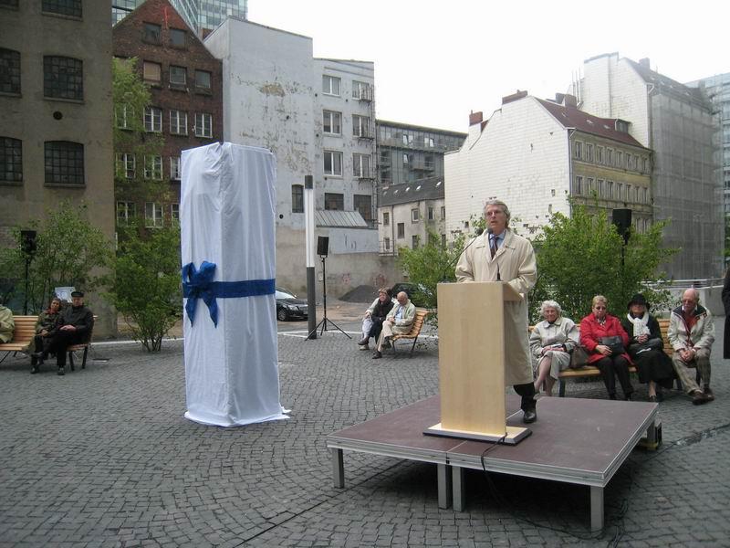 Brahms-Denkmal24.jpg